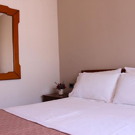 Albi'S Apartment Sarandë Eksteriør bilde